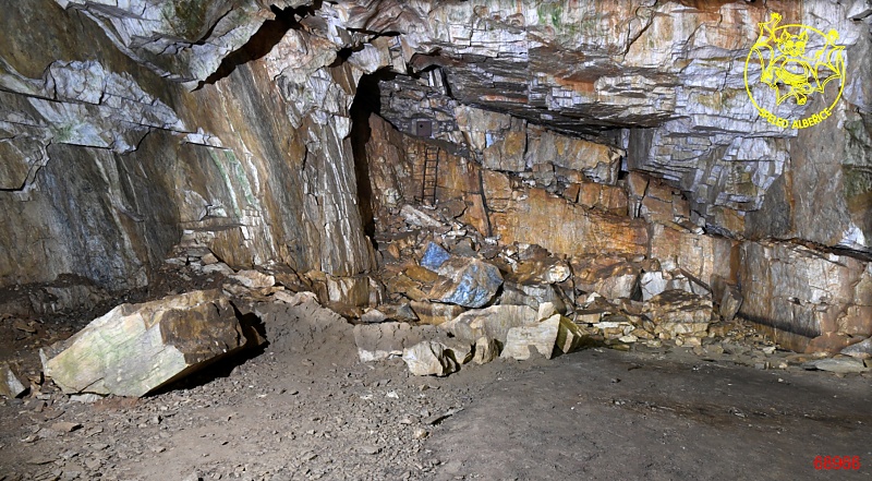 Celkový pohled do Komory na začátku Albeřické jeskyně - kliknutím zvětšíte